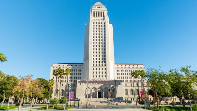 Man arrested for alleged arson at LA City Hall