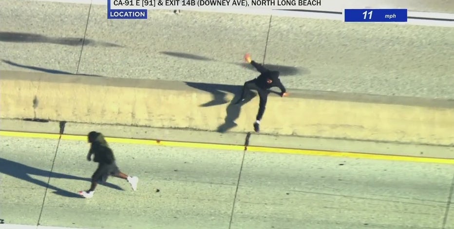 High-speed driver evades police during chase after traveling at speeds of  up to 160 mph – NBC Los Angeles