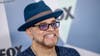 Sinbad learning to walk again 2 years after stroke: ‘Will not stop fighting until I can walk across the stage’
