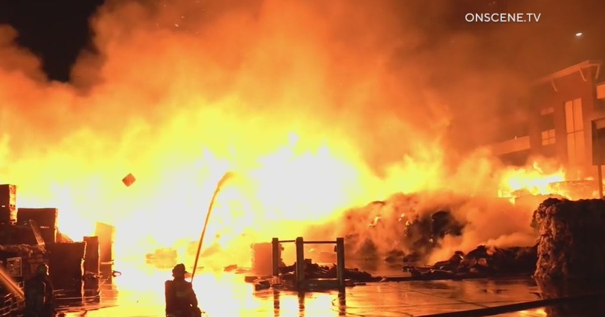Fire rips through Anaheim recycling plant | FOX 11 Los Angeles