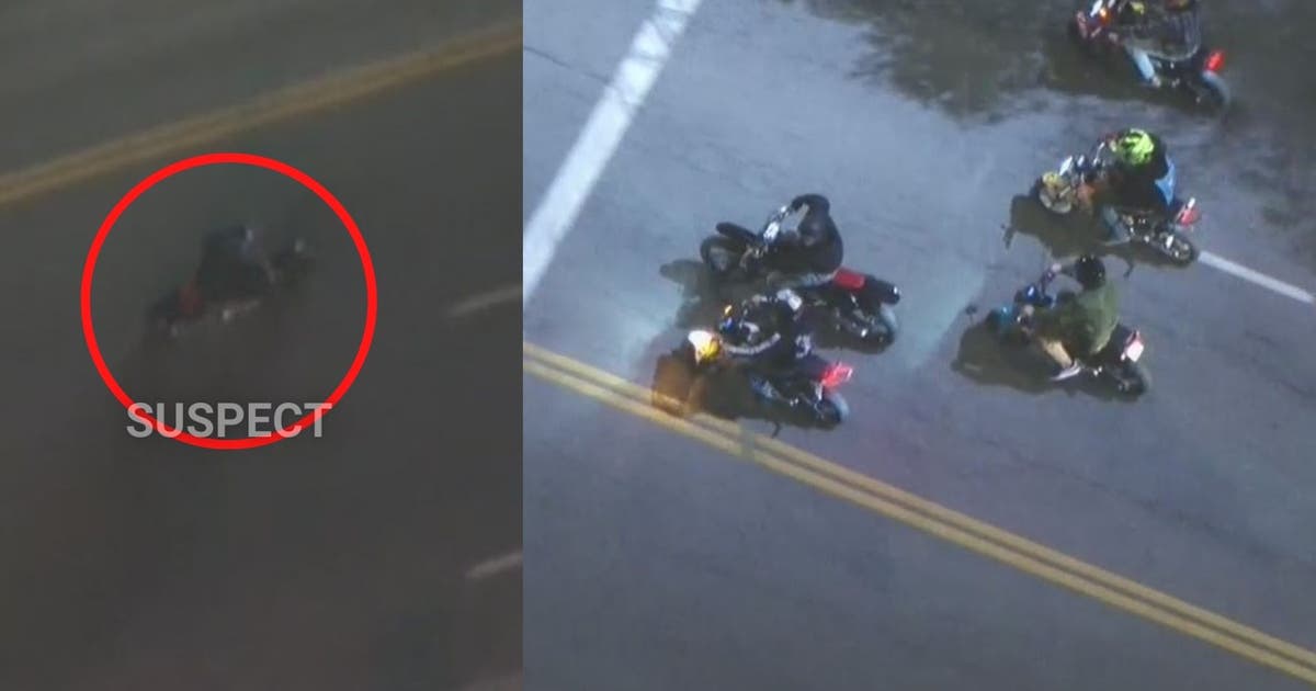 VIDEO: Police chase suspect in motorcycle tries to blend in with other ...