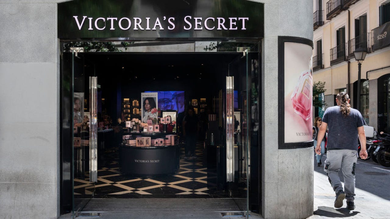 Online Lingerie Seller Copies Victoria's Secret by Opening Store - Bloomberg