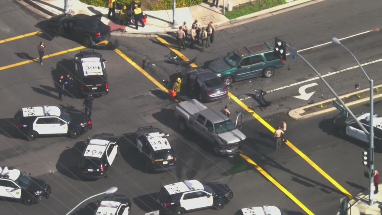 Police Chase Ends In Horrific Crash In Cerritos | FOX 11 Los Angeles