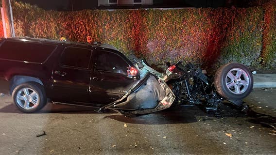 2 injured after SUV crashes into tree in Seal Beach