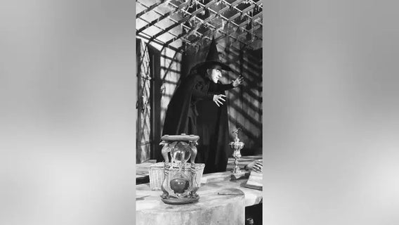 Auction house selling 'The Wizard of Oz' hourglass with starting bid at $400K