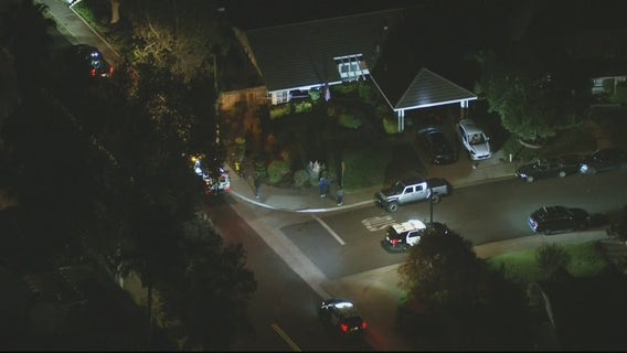 Car crashes into house in Santa Clarita