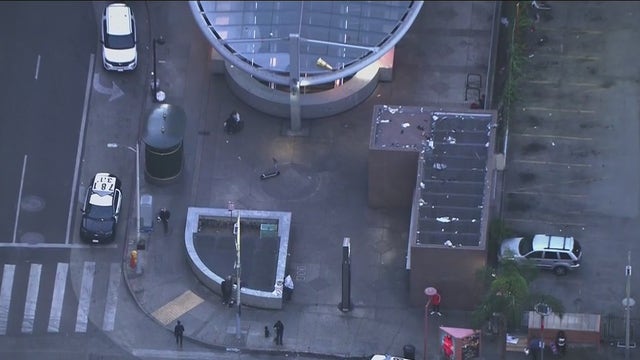 1 dead after stabbing on LA Metro