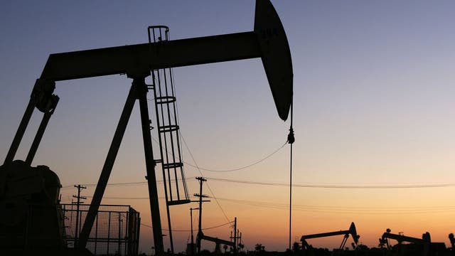 Ordinance to end oil drilling in LA moves forward