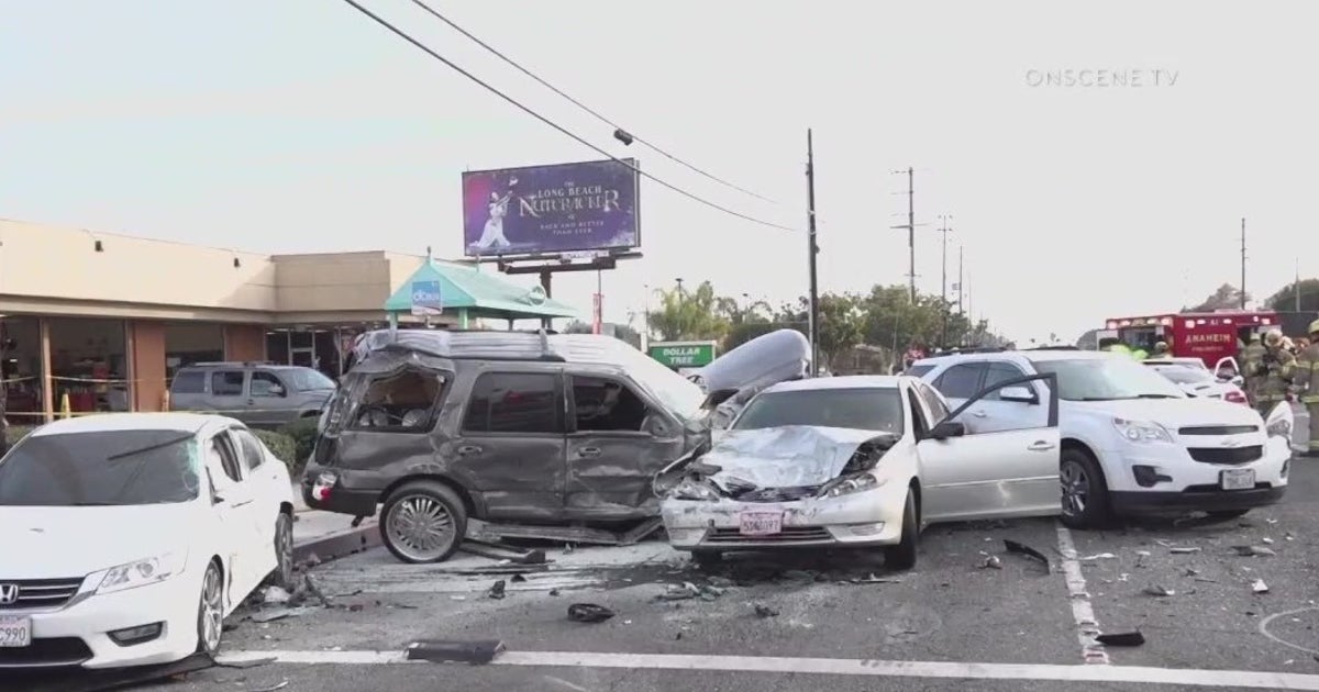 One dead, 10 others injured during multi-vehicle crash in Anaheim | FOX ...