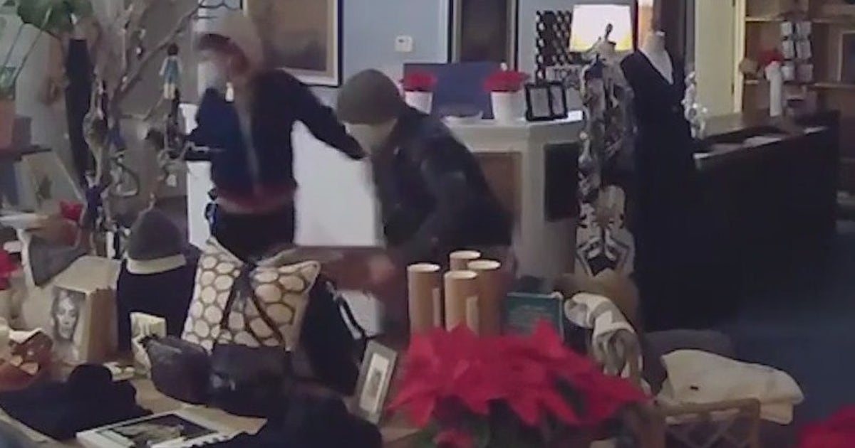 CAUGHT ON CAMERA: Burglars hit Studio City boutique | FOX 11 Los Angeles