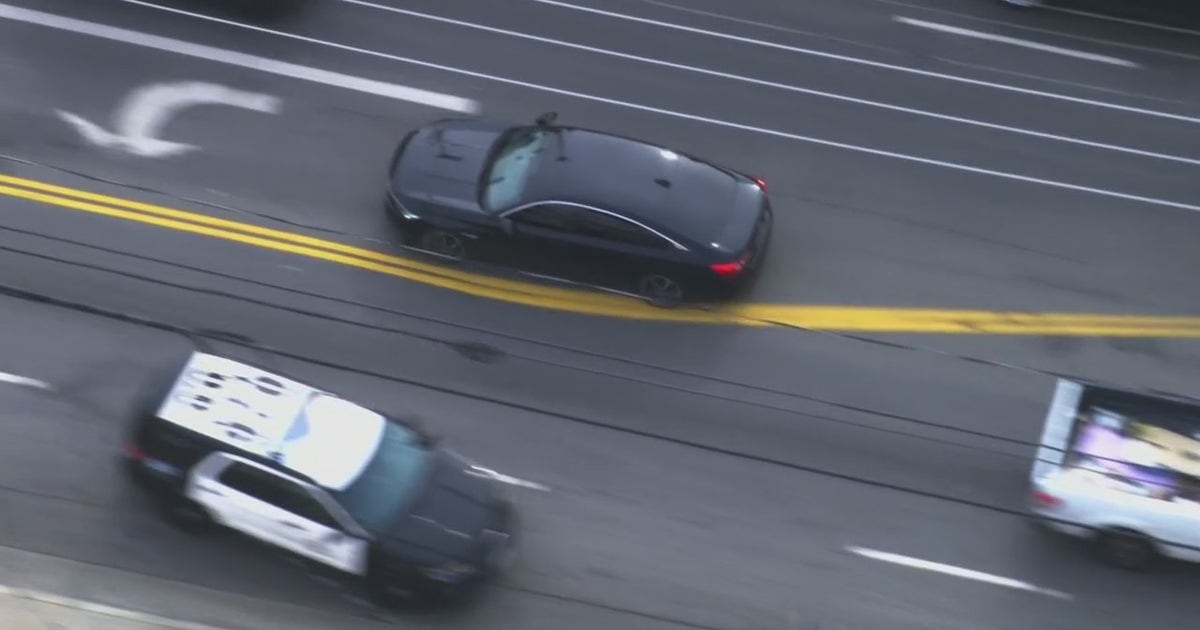 Driver leads police on high-speed chase on 101 Freeway in Hollywood ...