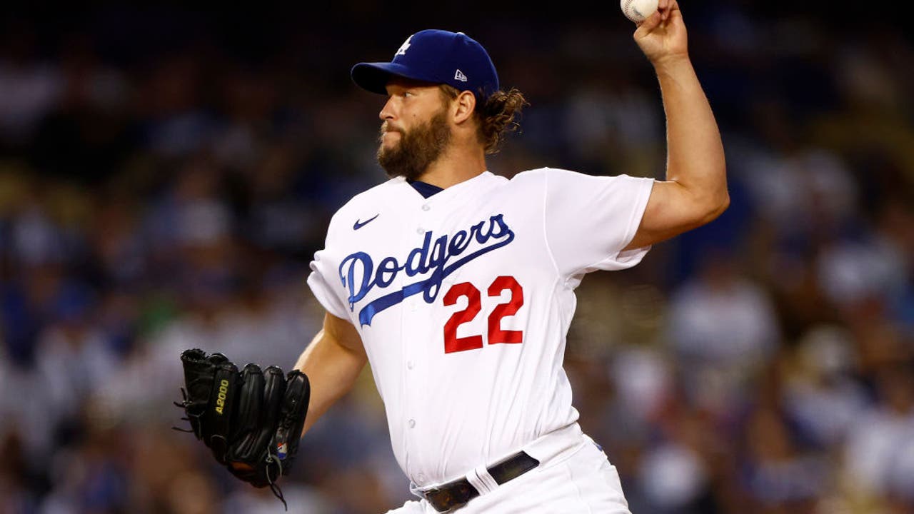 Clayton Kershaw re-signs to Los Angeles Dodgers on $20M, 1-year deal