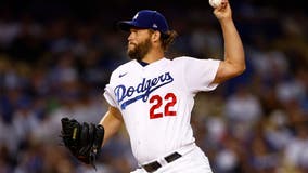 Clayton Kershaw re-signs with Los Angeles Dodgers for $20M
