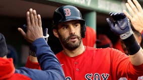 AP source: Dodgers, J.D. Martinez agree to 1-year, $10M deal