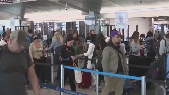 LAX holiday travel rush continues; 200K passengers expected daily