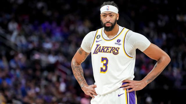 Lakers star Anthony Davis out indefinitely with foot injury