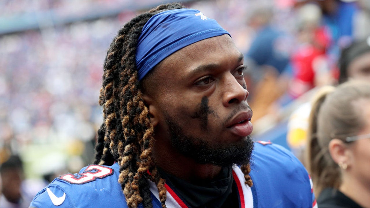 Doctors share expertise on cardiac arrest as Bills' Damar Hamlin's  condition remains uncertain