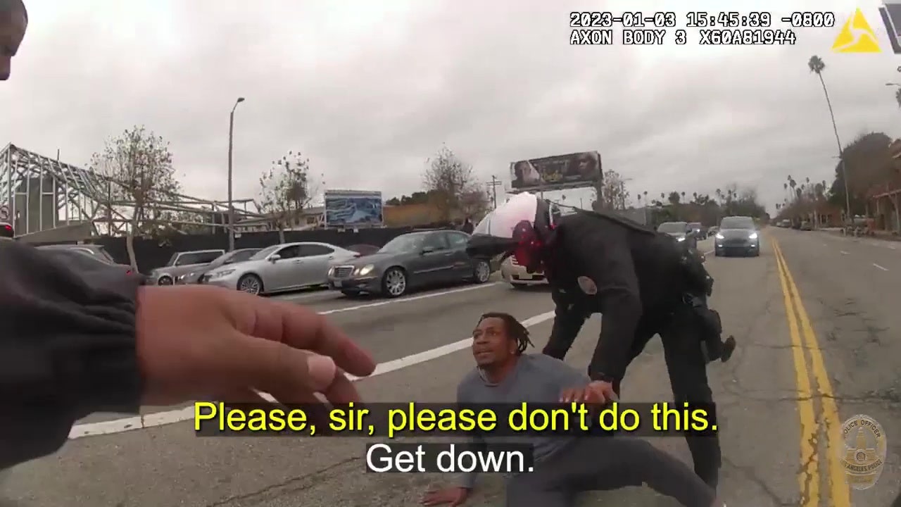 Keenan Anderson: Body camera video shows LAPD detaining, using Taser on man involved in Venice crash