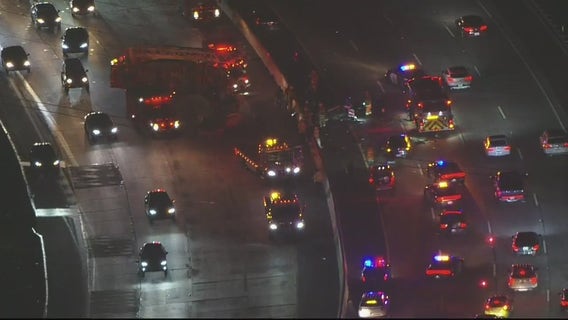 1 killed, 3 injured in pileup on 101 Freeway in Calabasas