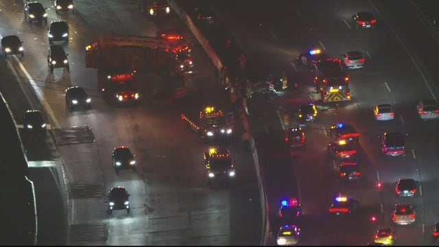 1 killed, 3 injured in pileup on 101 Freeway in Calabasas