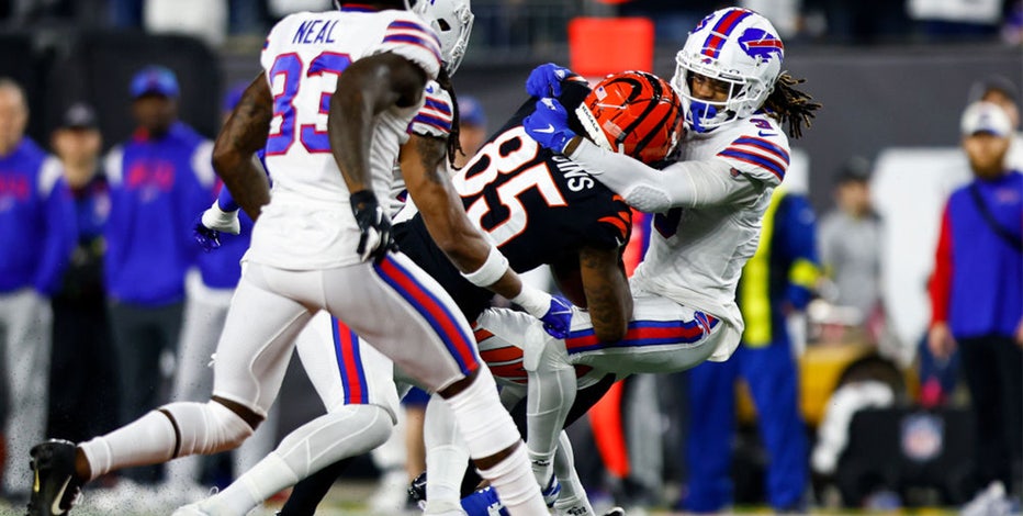 Buffalo Bills player collapses during Monday Night Football game