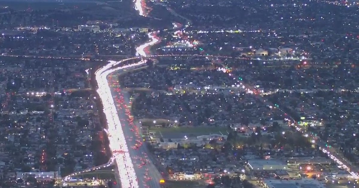 Deadly crash shuts down 5 Freeway in Sun Valley | FOX 11 Los Angeles