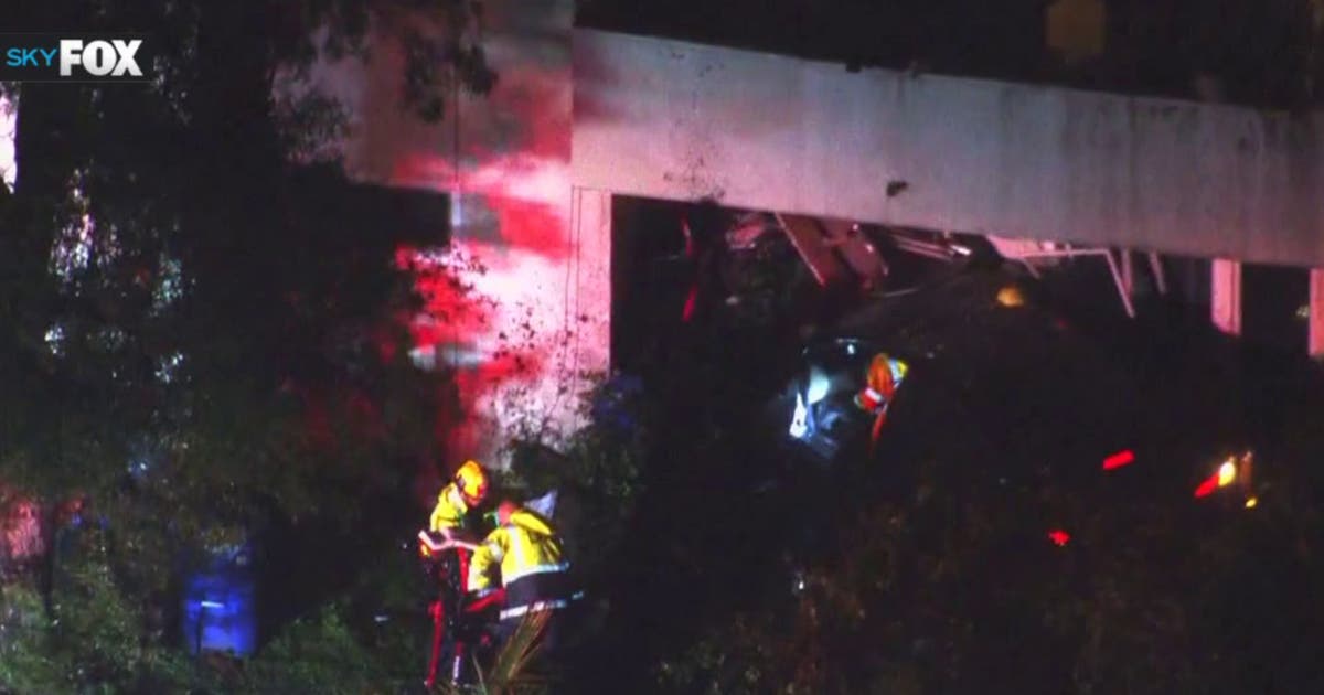 Car crashes into Van Nuys apartment; 1 hurt | FOX 11 Los Angeles