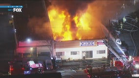 Large fire breaks out at commercial building in Van Nuys