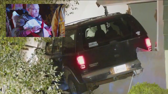 Pursuit suspect plows into 2 Encino homes