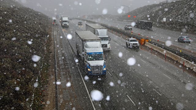 5 Freeway through Grapevine closes again amid snow storm
