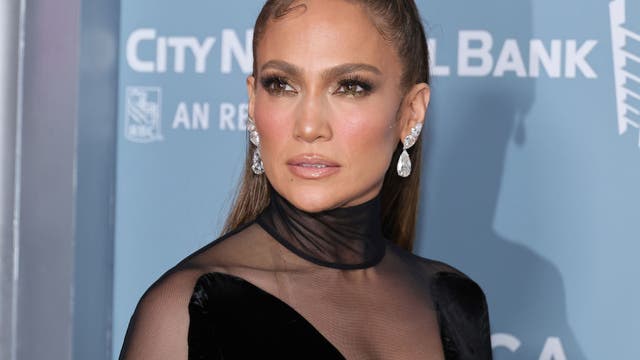 Jennifer Lopez reaches settlement with pedestrian who was allegedly struck by star's SUV at WeHo restaurant