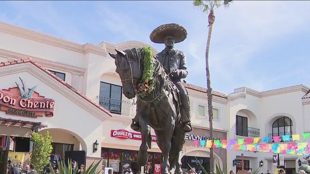Vicente Fernández statue unveiled in LA's Walnut Park