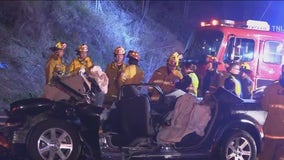 2 killed in wrong-way crash on 118 Freeway in Porter Ranch