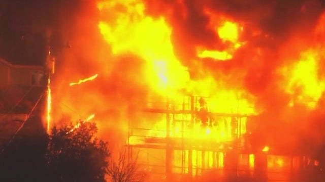 North Hollywood apartment building damaged by massive fire