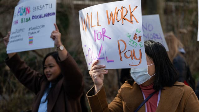 LA, Long Beach sign pledge supporting equal pay for women