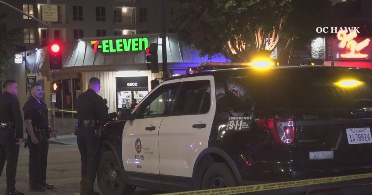 2 shot near Hollywood Walk of Fame | FOX 11 Los Angeles