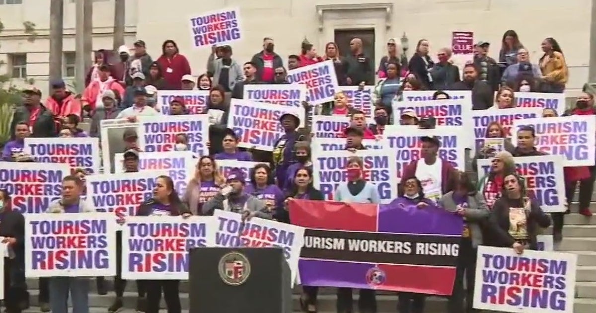 Proposal calls for minimum wage increase for Los Angeles tourism ...
