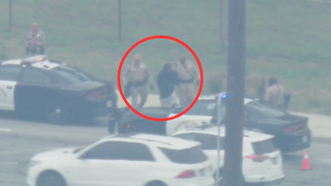 Pursuit Suspect Who Allegedly Assaulted Officer In Custody Fox 11 Los Angeles Pursuit Suspect Who Allegedly Assaulted Officer In Custody Fox 11 Los Angeles