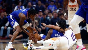 Clippers, without Kawhi and Paul George, drop Game 3 and series lead to Suns