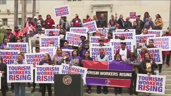 Proposal calls for minimum wage increase for Los Angeles tourism workers
