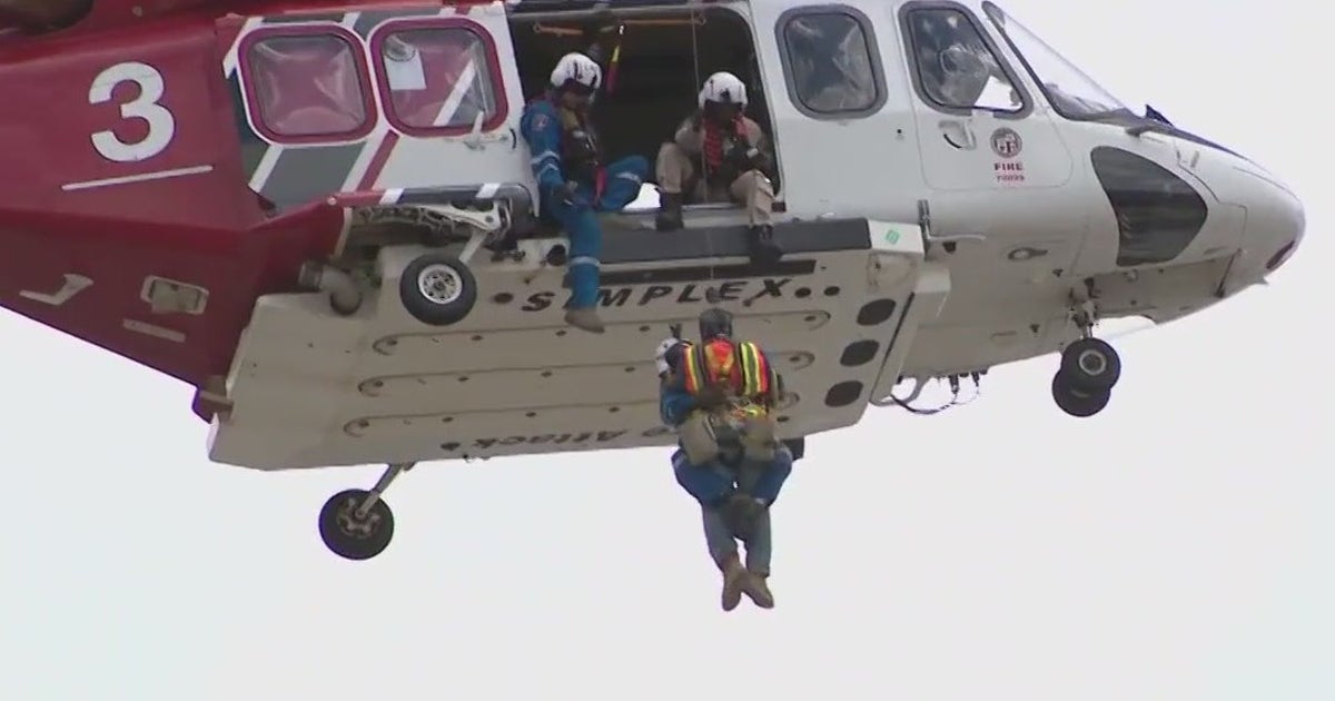 6 workers rescued after Glendale construction site collapses | FOX 11 ...