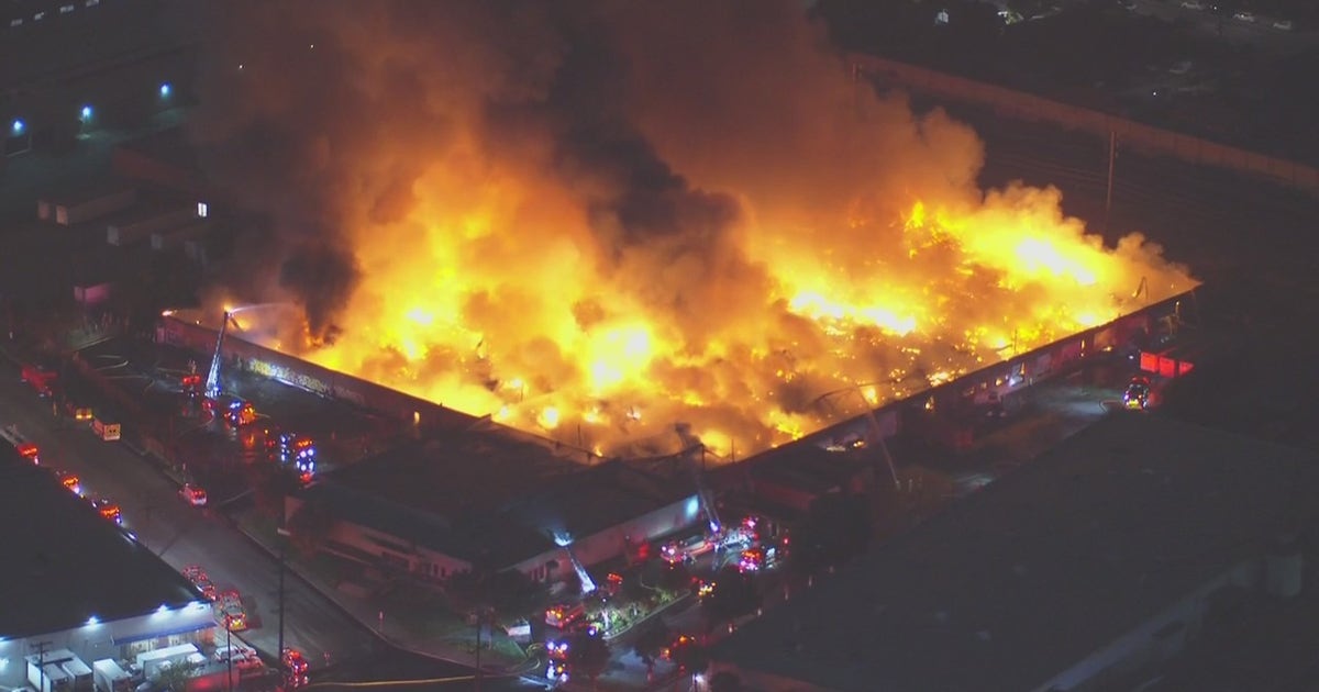 Massive fire demolishes Commerce industrial building | FOX 11 Los Angeles