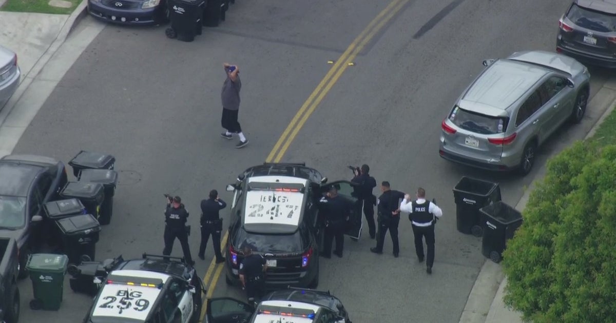 Pursuit suspect in custody after brief standoff in Bell Gardens | FOX ...