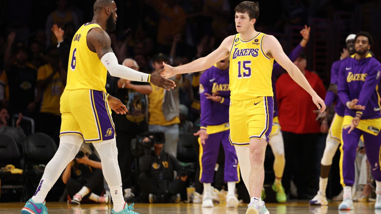 Lakers look to grab commanding 3-1 series lead vs. Grizzlies