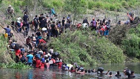 Migrants rush across Mexico border into US in final hours before Title 42 expires