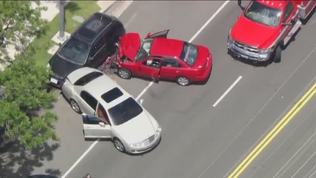 Armed robbery attempt leads to 3-vehicle collision in Sherman Oaks