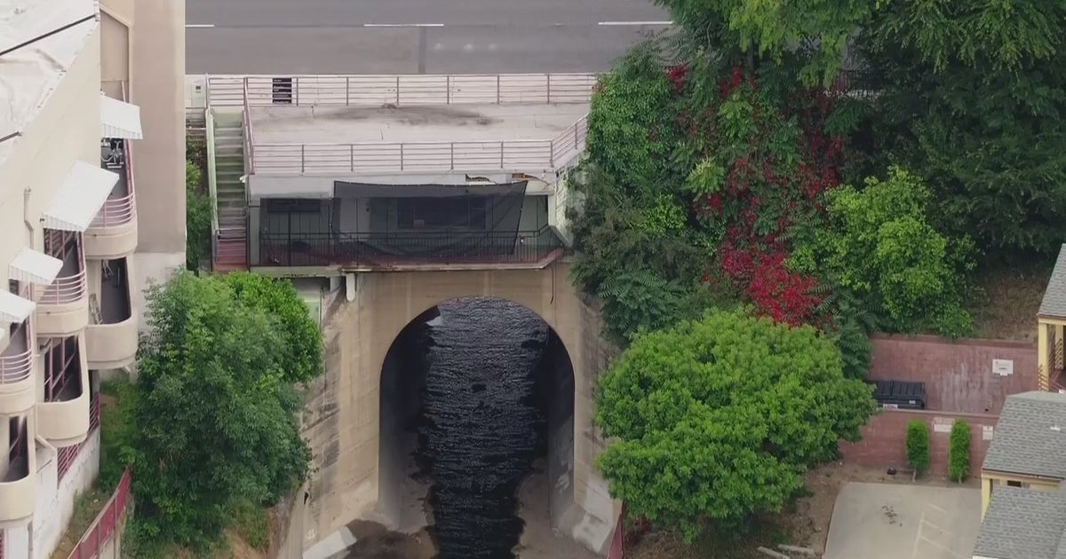 Alhambra ‘bridge house’ sells for $180K over asking price | FOX 11 Los Angeles