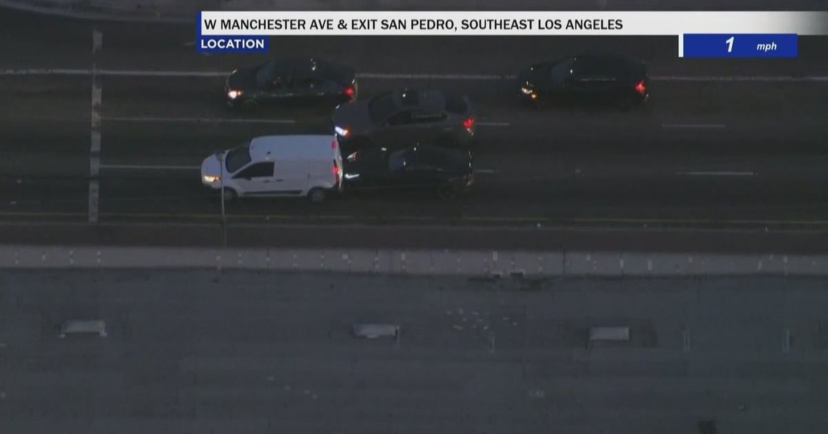 Stolen car suspect gets out of moving car at end of police chase | FOX ...