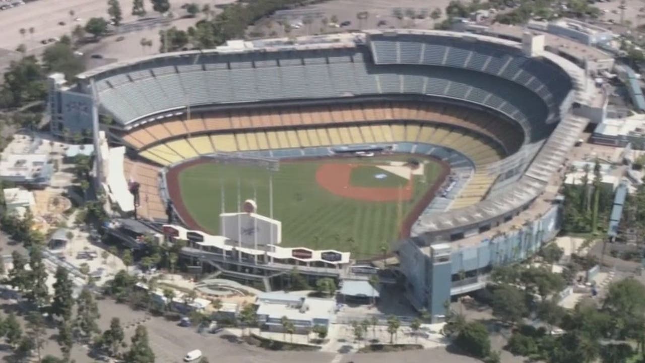 Dodgers, Stadium Workers Reach Deal Ending Strike Threat