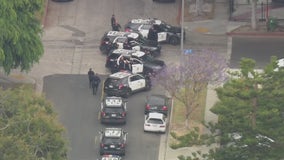 Suspects jump out of vehicle during police pursuit in South LA